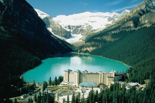 Fairmont Chateau Lake Louise outside